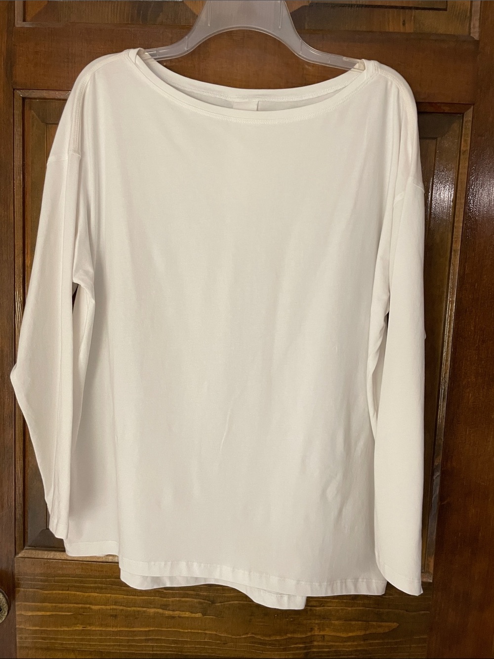 J. McLaughlin white oversized T-shirt, long sleeves, back pleat, size L, NWOT